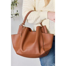 Cargar imagen en el visor de la galería, Relaxed Feel Faux Leather Handbag with Pouch - Purses